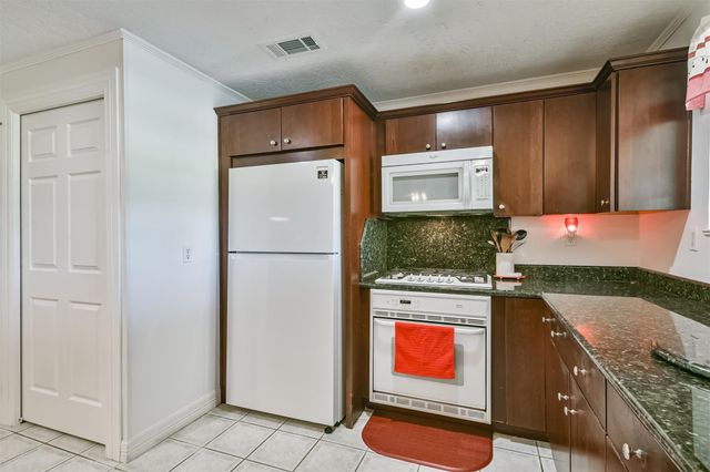 414 Mariachi Street, Crosby, TX 77532
