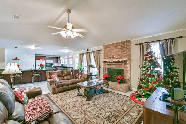 414 Mariachi Street, Crosby, TX 77532