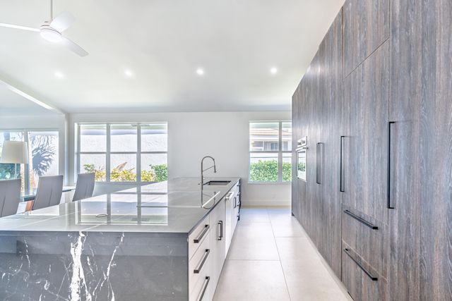 13090 Touchstone Place, Palm Beach Gardens, FL 33418