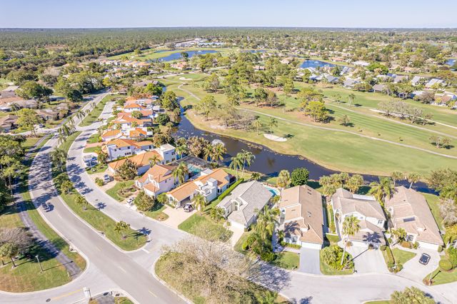 13090 Touchstone Place, Palm Beach Gardens, FL 33418