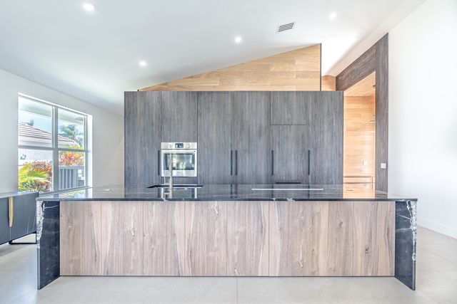 13090 Touchstone Place, Palm Beach Gardens, FL 33418