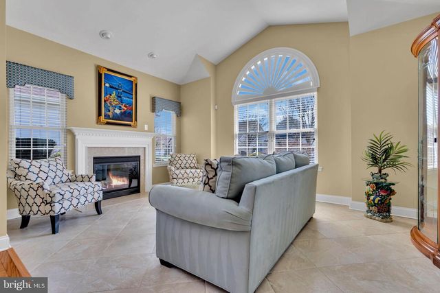 30 POINT PLEASANT DR, Waretown, NJ 08758