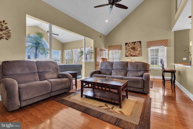 30 POINT PLEASANT DR, Waretown, NJ 08758