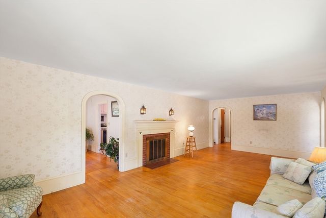 59 Brooklawn St, New Bedford, MA 02745