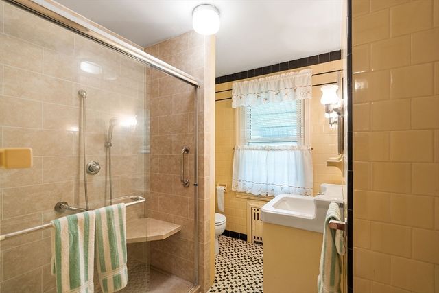 59 Brooklawn St, New Bedford, MA 02745