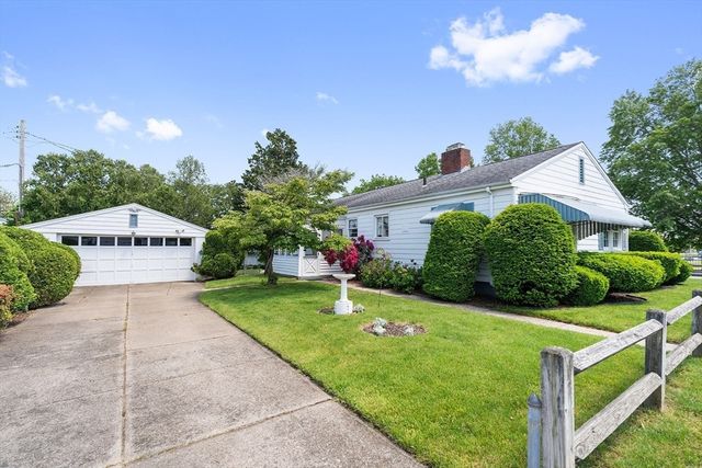 59 Brooklawn St, New Bedford, MA 02745
