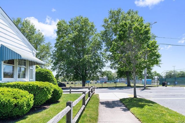 59 Brooklawn St, New Bedford, MA 02745