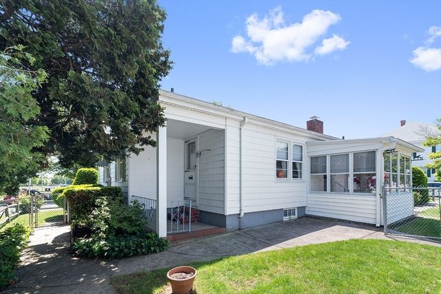 59 Brooklawn St, New Bedford, MA 02745