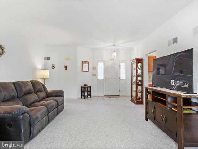 1932 BELL AVE, Chambersburg, PA 17202