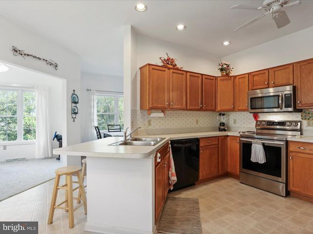 1932 BELL AVE, Chambersburg, PA 17202