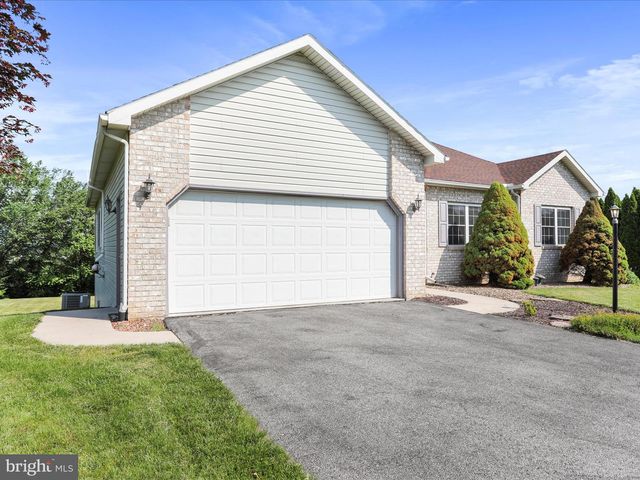 1932 BELL AVE, Chambersburg, PA 17202