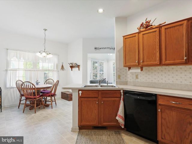 1932 BELL AVE, Chambersburg, PA 17202
