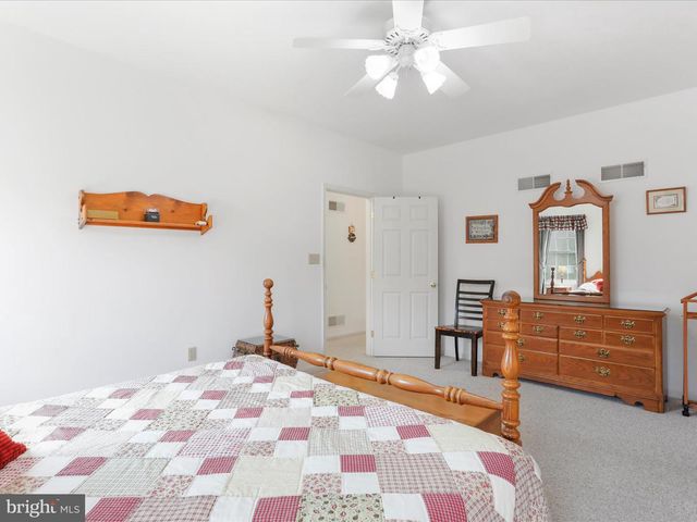 1932 BELL AVE, Chambersburg, PA 17202