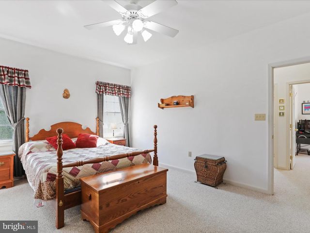 1932 BELL AVE, Chambersburg, PA 17202