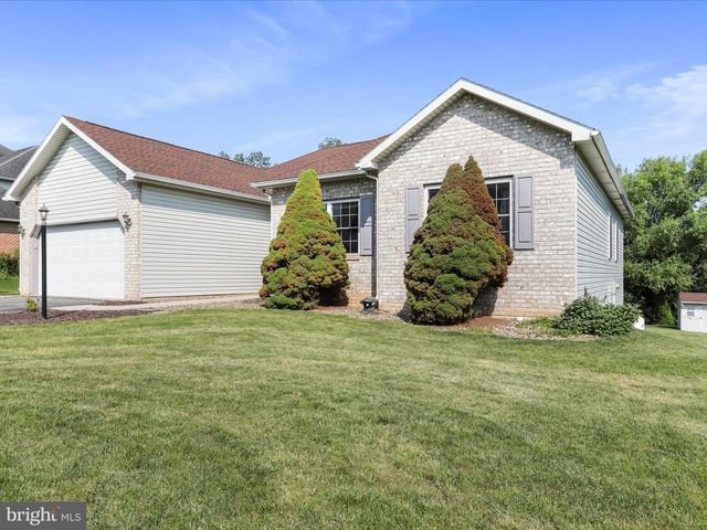 1932 BELL AVE, Chambersburg, PA 17202