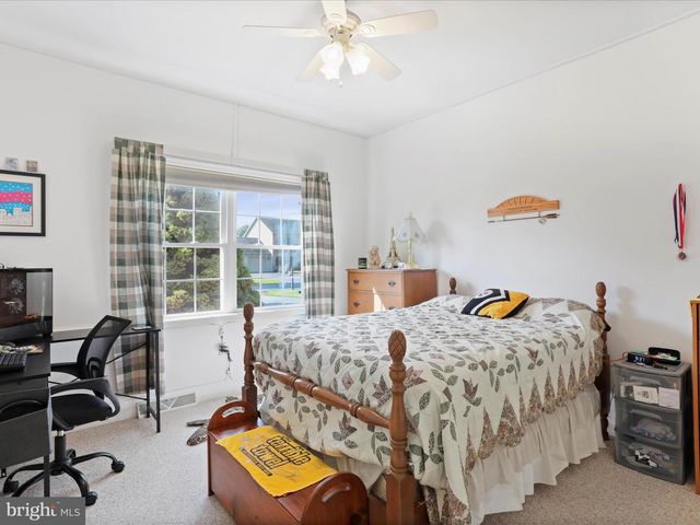1932 BELL AVE, Chambersburg, PA 17202