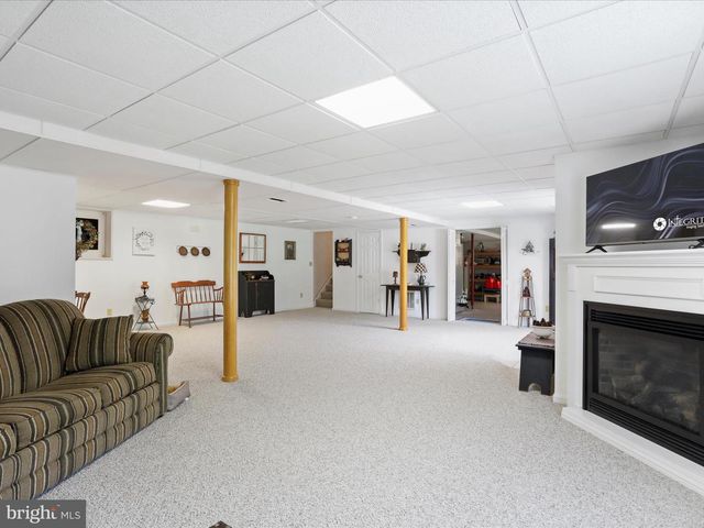 1932 BELL AVE, Chambersburg, PA 17202