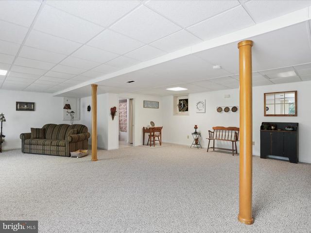 1932 BELL AVE, Chambersburg, PA 17202
