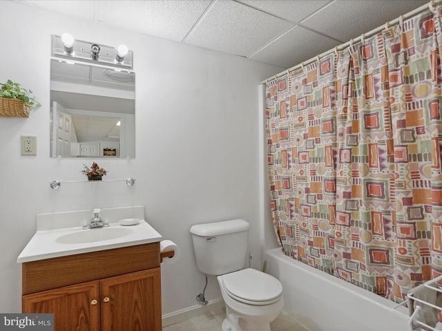 1932 BELL AVE, Chambersburg, PA 17202
