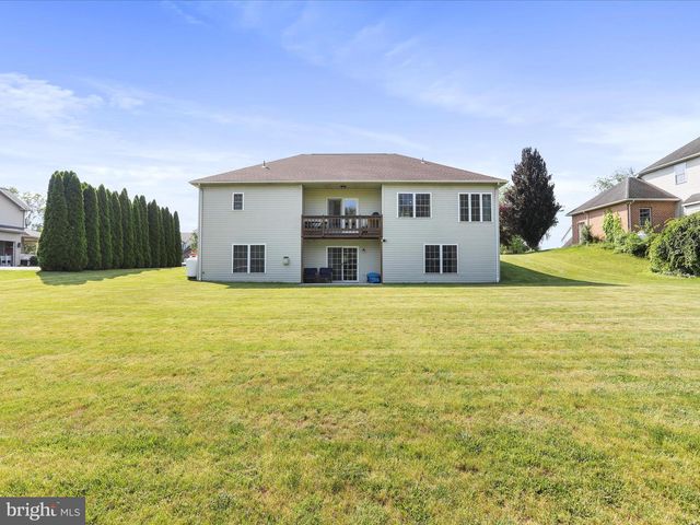1932 BELL AVE, Chambersburg, PA 17202