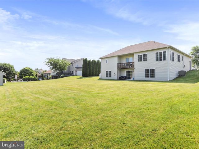 1932 BELL AVE, Chambersburg, PA 17202