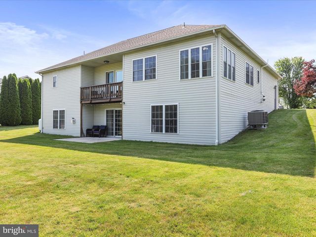 1932 BELL AVE, Chambersburg, PA 17202