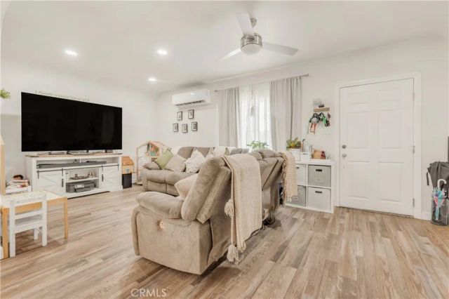 764 W 107th Street, Los Angeles, CA 90044