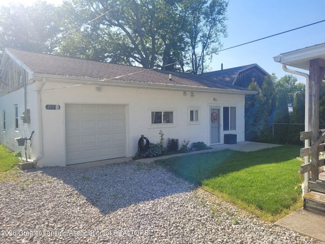 215 Winifred Avenue A & B, Lansing, MI 48917