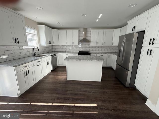 116 ISABELLA DR, Glassboro, NJ 08028