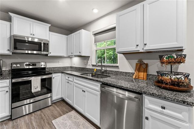 6888 Motley Landing DR, Gloucester, VA 23061