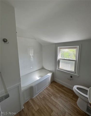 1102 Tonawanda Avenue, Akron, OH 44305