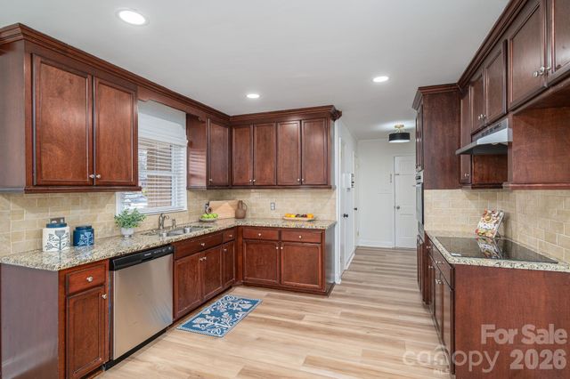 525 Julia Avenue, Belmont, NC 28012