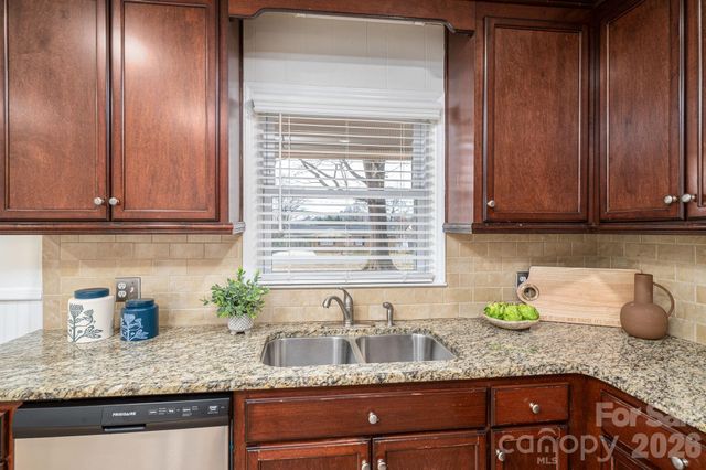 525 Julia Avenue, Belmont, NC 28012