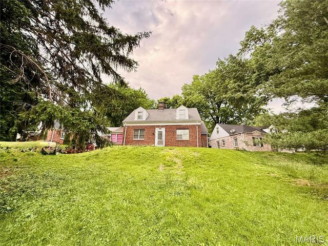 20 Green Acres Road, Bellefontaine Nghbrs, MO 63137