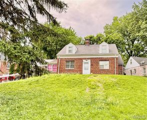 20 Green Acres Road, Bellefontaine Nghbrs, MO 63137