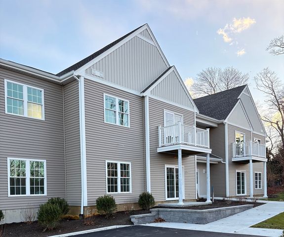 2 S Spooner St 3, Plymouth, MA 02360