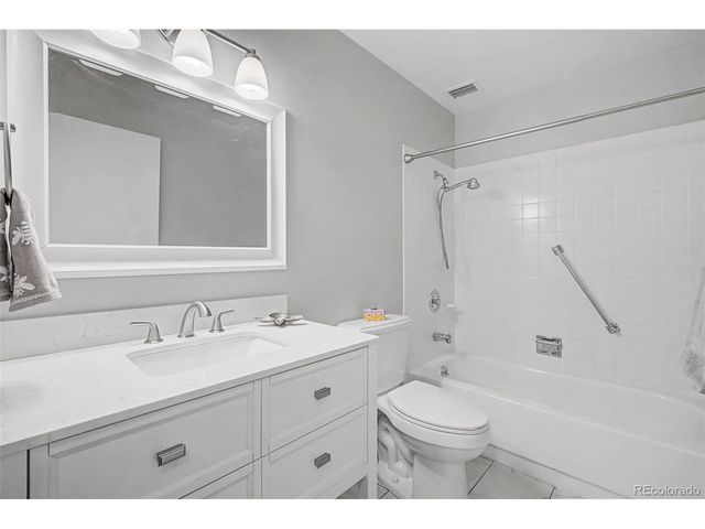 3082 S Wheeling Way 208-404, Aurora, CO 80014