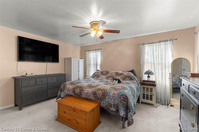 250 Chestnut Street, Wyandotte, MI 48192