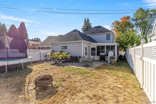 250 Chestnut Street, Wyandotte, MI 48192