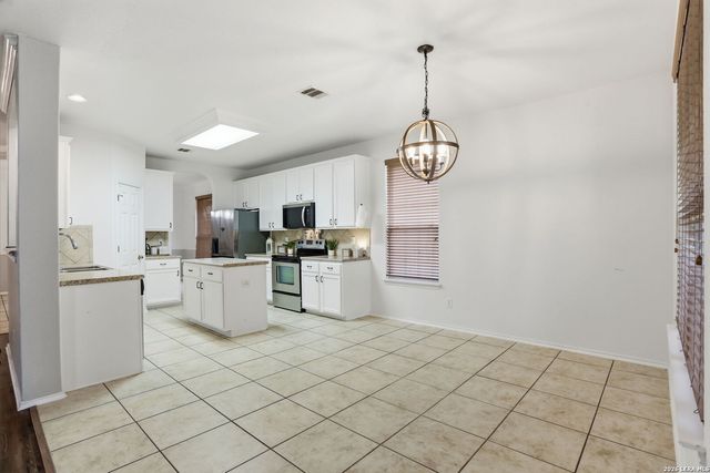 11610 BLUEBELLS RUN, San Antonio, TX 78245