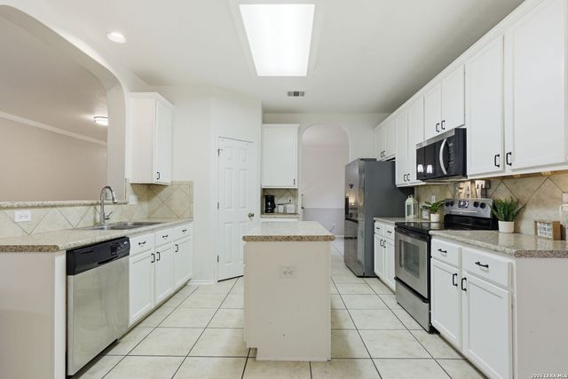 11610 BLUEBELLS RUN, San Antonio, TX 78245