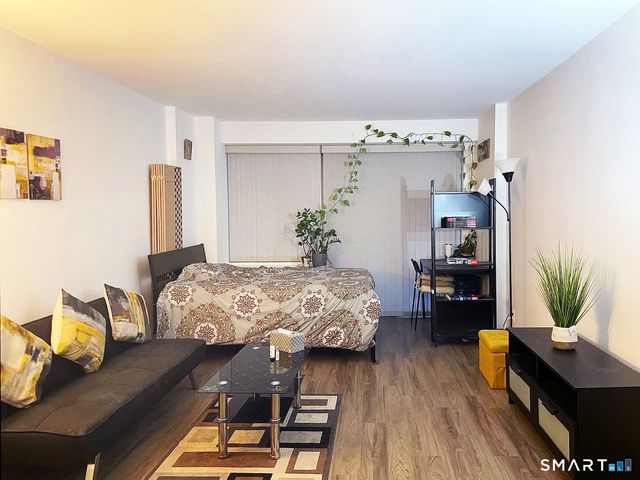 100 York Street 3F, New Haven, CT 06510