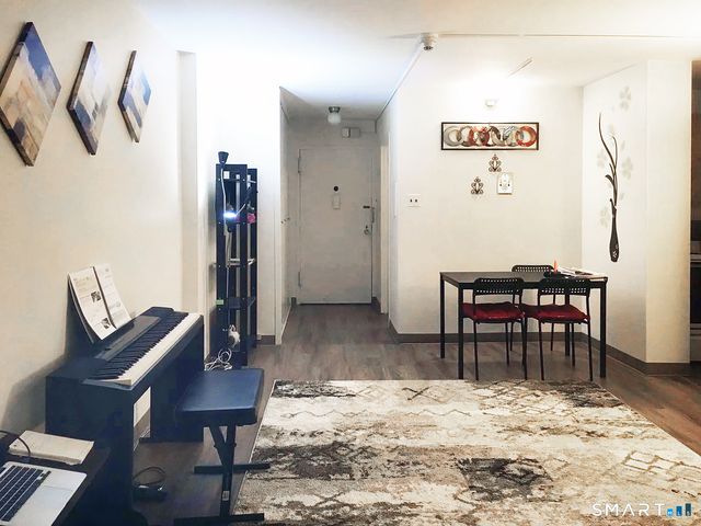 100 York Street 3F, New Haven, CT 06510