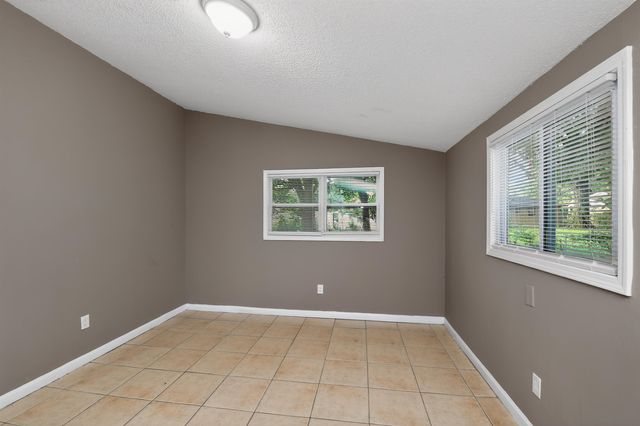 564 HEMSLEY AVE, Memphis, TN 38109