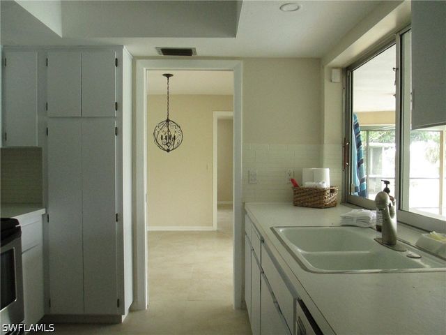 841 SE 41st ST, Cape Coral, FL 33904