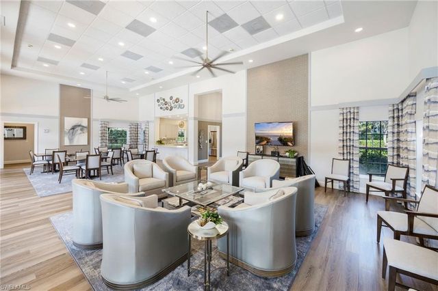 604 El Camino Real 9-101, Naples, FL 34119