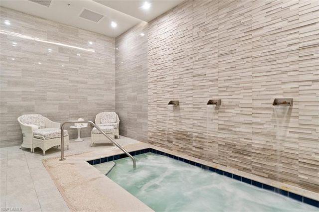 604 El Camino Real 9-101, Naples, FL 34119