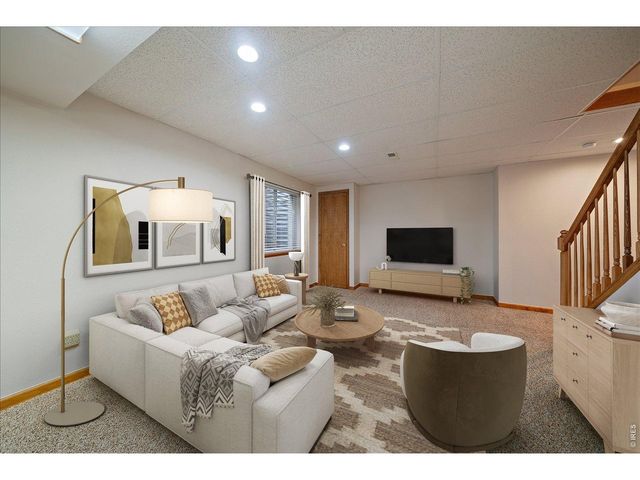 2428 Maplewood Cir W, Longmont, CO 80503