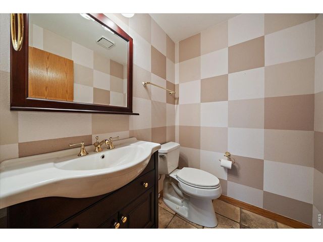 2428 Maplewood Cir W, Longmont, CO 80503