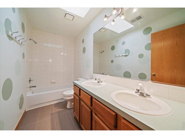 2428 Maplewood Cir W, Longmont, CO 80503